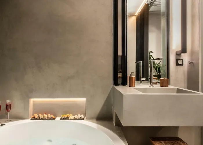 A Апартаменты *