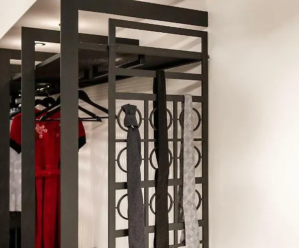 A Апартаменты *